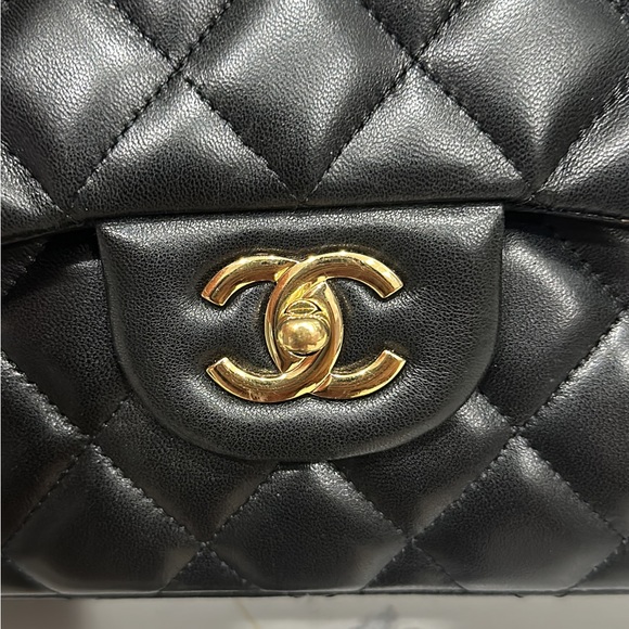 ❌ SOLD ❌ CHANEL JUMBO CLASSIC FLAP IN LAMBSKIN - Picture 10 of 13